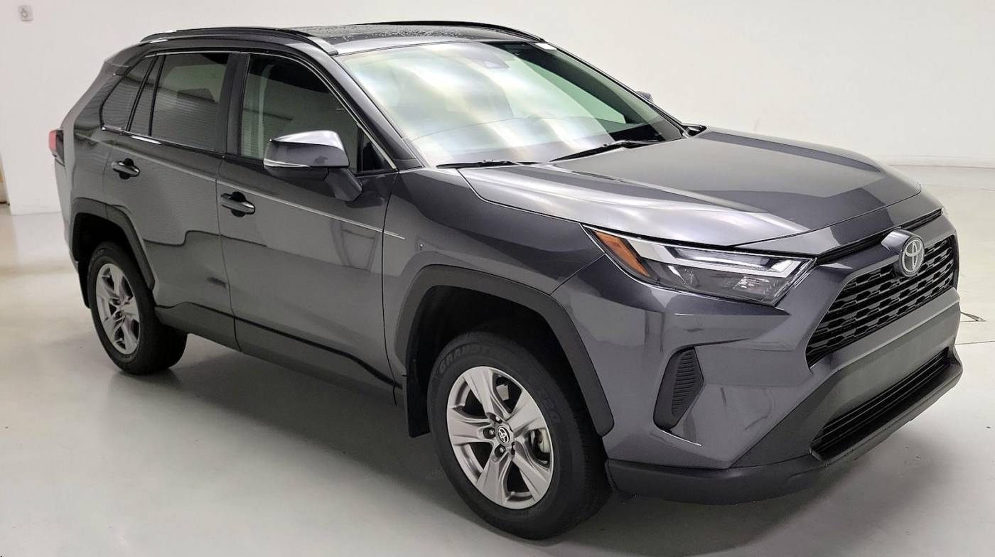 2022 Toyota RAV4 XLE — SUV — 26,817 mi — Doral, FL