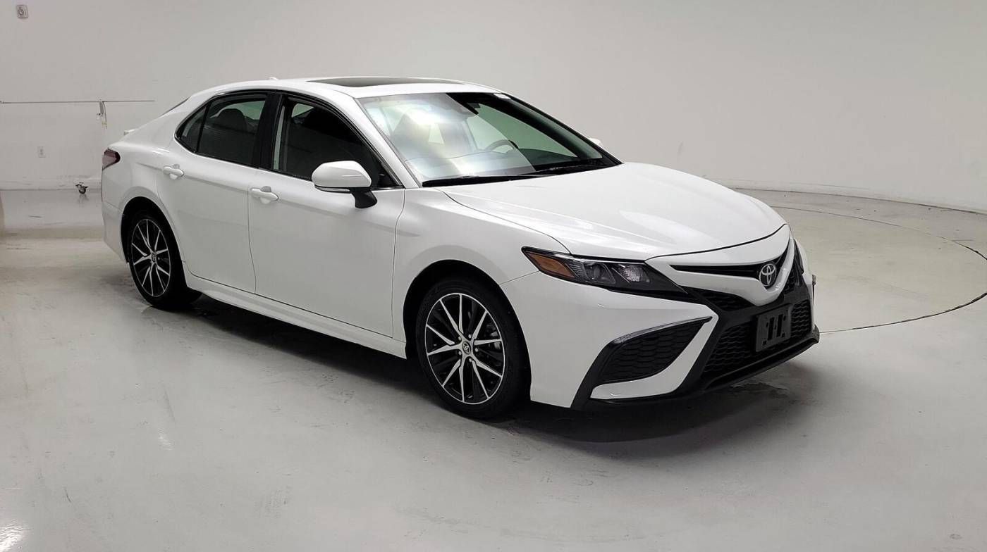 2024 Toyota Camry SE — Sedan — 22,227 mi — Doral, FL