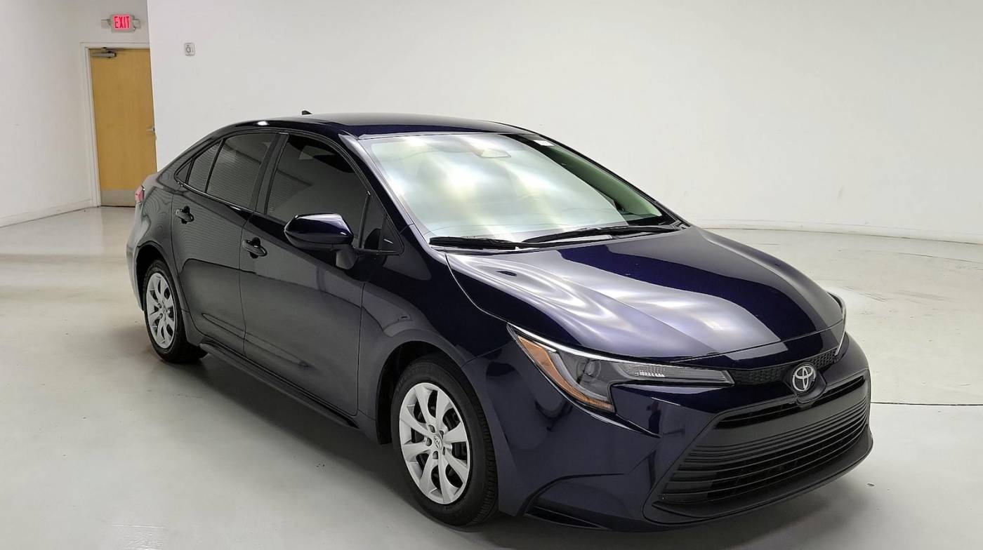 2023 Toyota Corolla LE — Sedan — 1,880 mi — Doral, FL