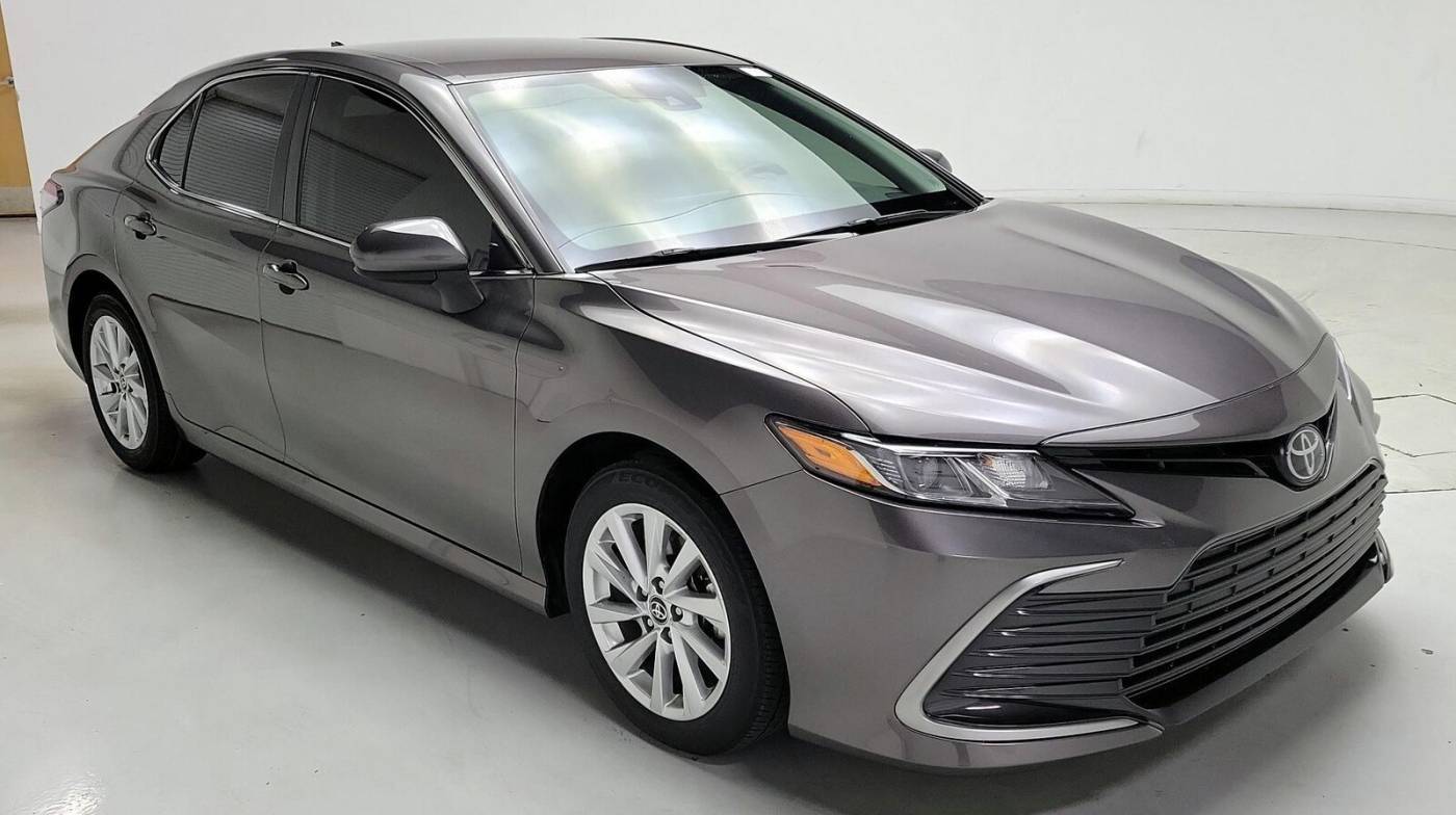 2023 Toyota Camry LE — Sedan — 20,667 mi — Doral, FL