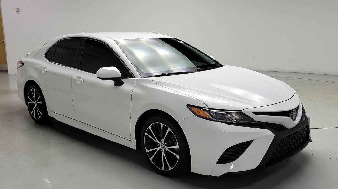 2020 Toyota Camry SE — Sedan — 18,070 mi — Doral, FL