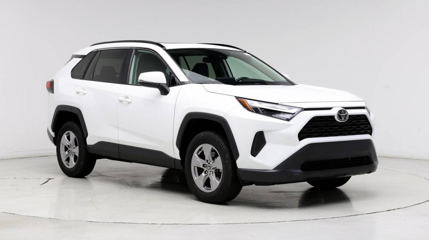 2022 Toyota RAV4 XLE — SUV — 17,581 mi — Doral, FL