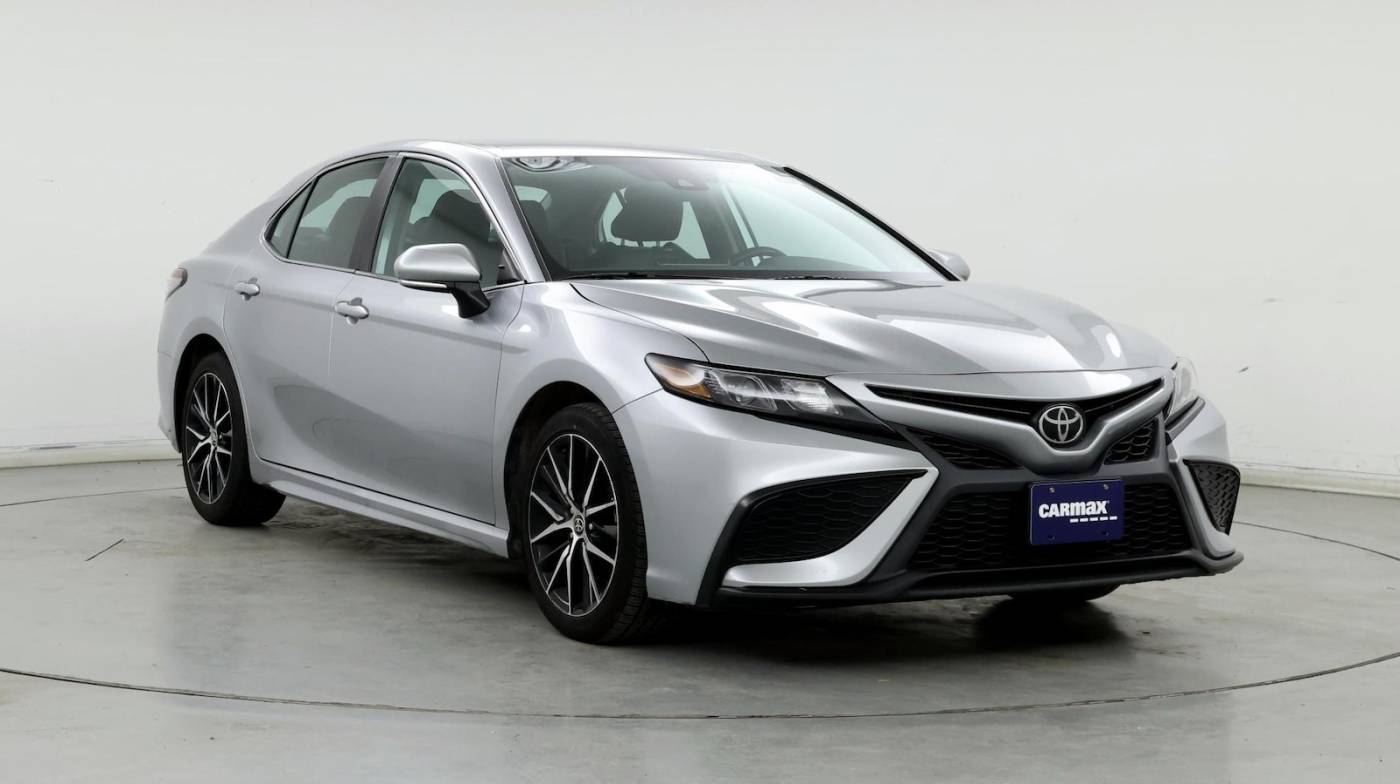 2022 Toyota Camry SE — Sedan — 59,561 mi — Fort Wayne, IN