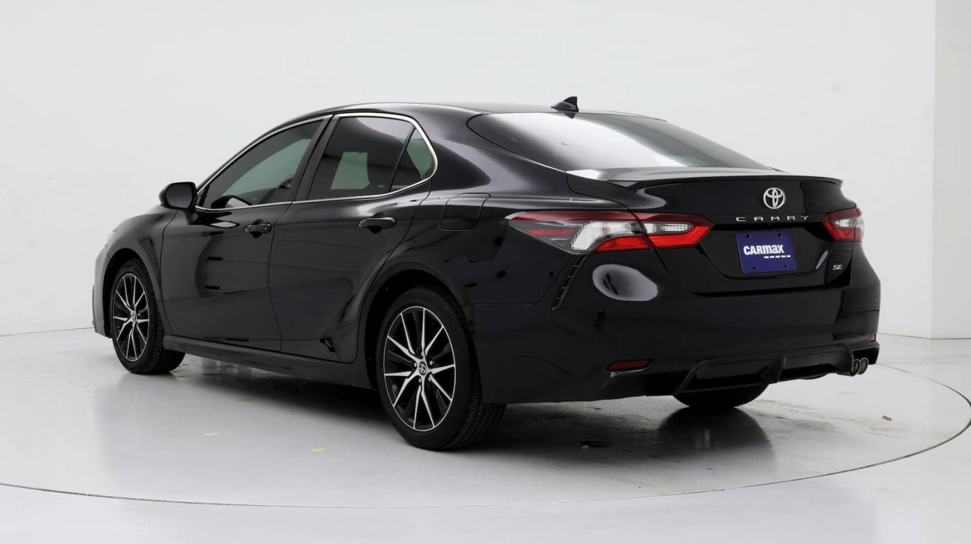 2021 Toyota Camry SE — Sedan — 33,603 mi — Memphis, TN