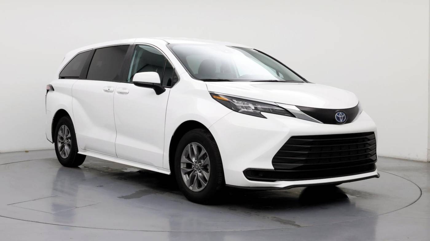 2024 Toyota Sienna LE — Minivan — 20,024 mi — Memphis, TN