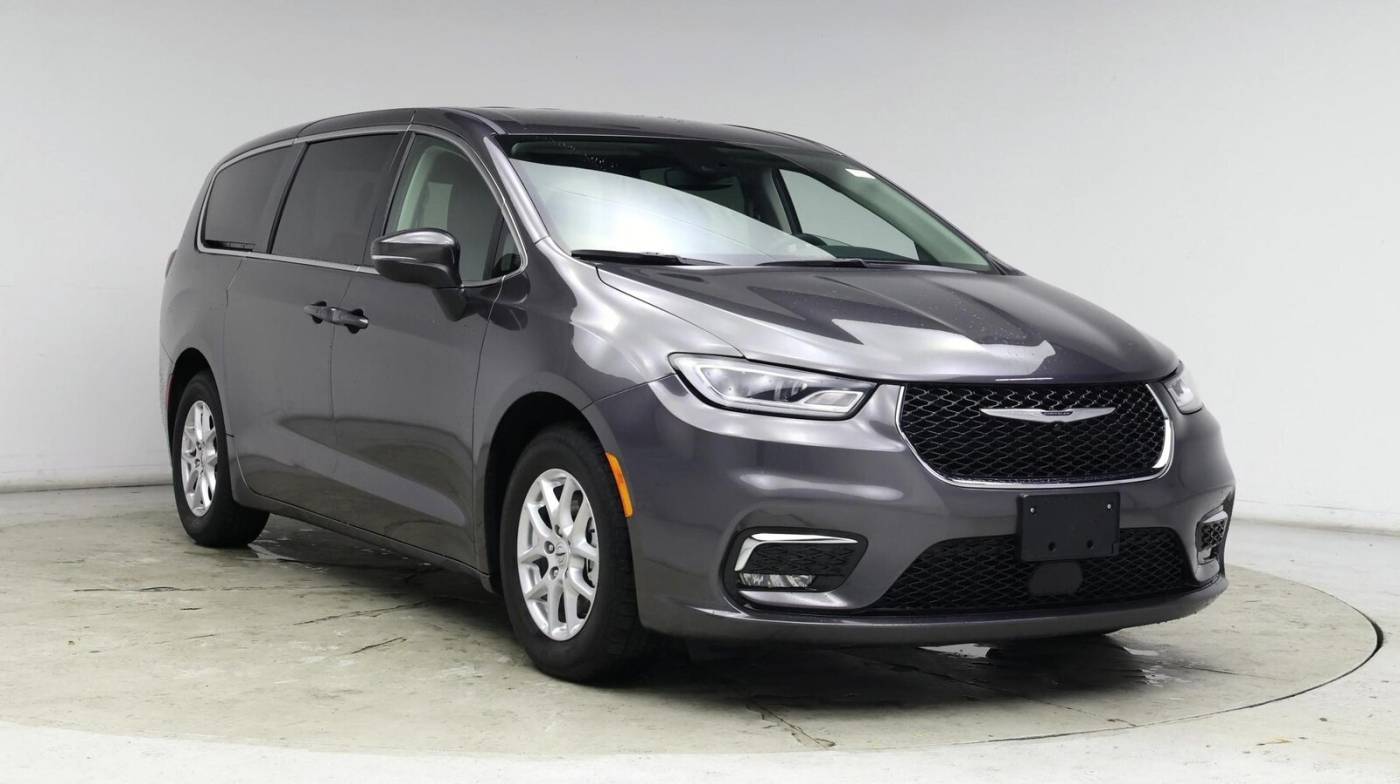 2023 Chrysler Pacifica Touring L — Minivan — 56,922 mi — Charlotte, NC