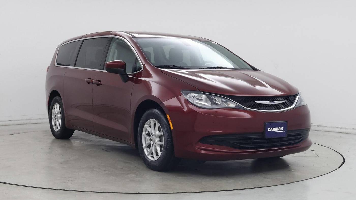 2020 Chrysler Voyager
