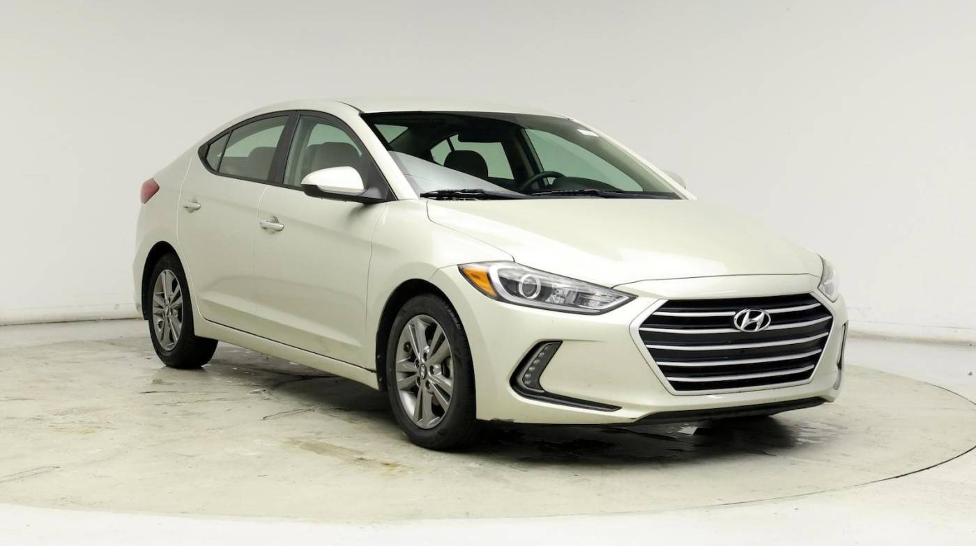 2017 Hyundai Elantra SE — Sedan — 98,470 mi — Charlotte, NC