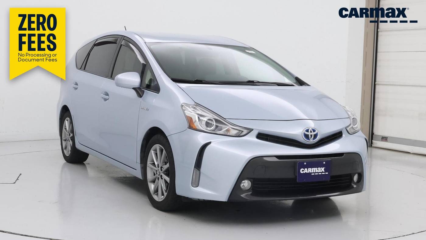 2015 Toyota Prius v Five