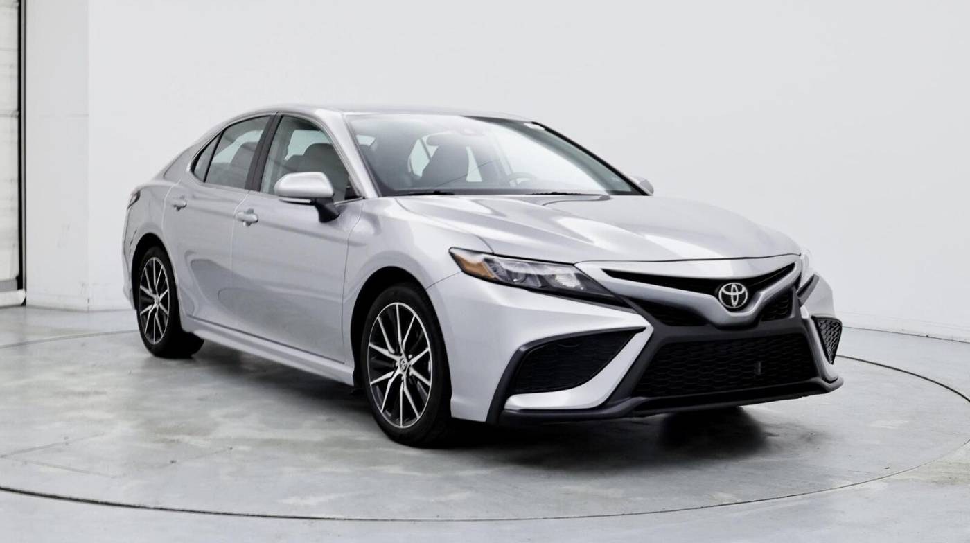 2024 Toyota Camry SE — Sedan — 13,407 mi — Melbourne, FL