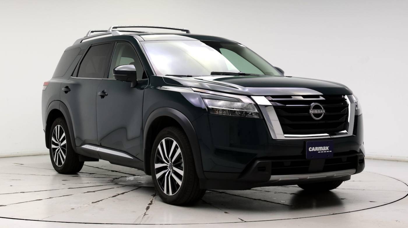 2023 Nissan Pathfinder Platinum — SUV — 18,998 mi — Milwaukee, WI