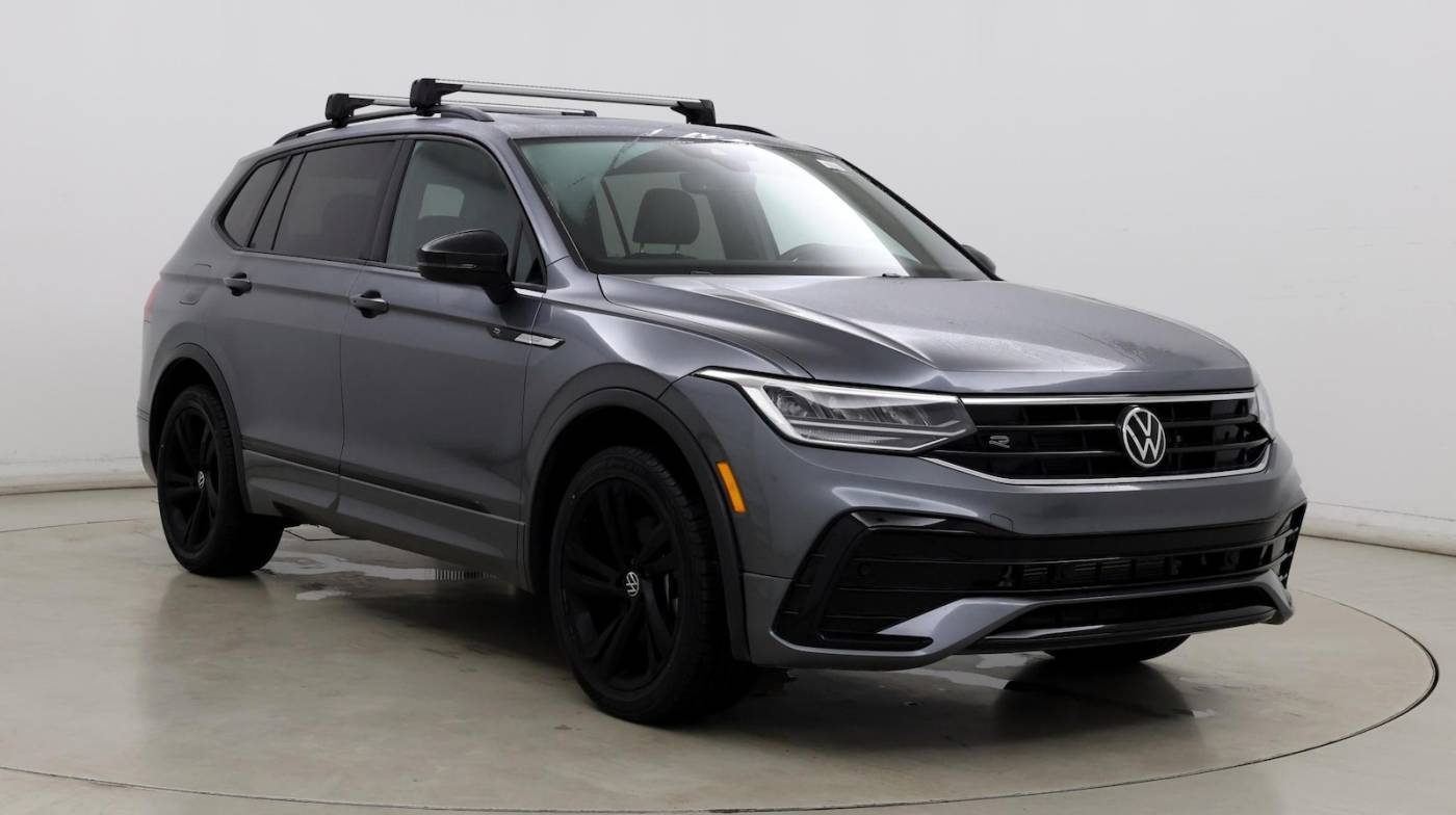 2023 Volkswagen Tiguan SE R-Line Black — SUV — 9,150 mi — Milwaukee, WI
