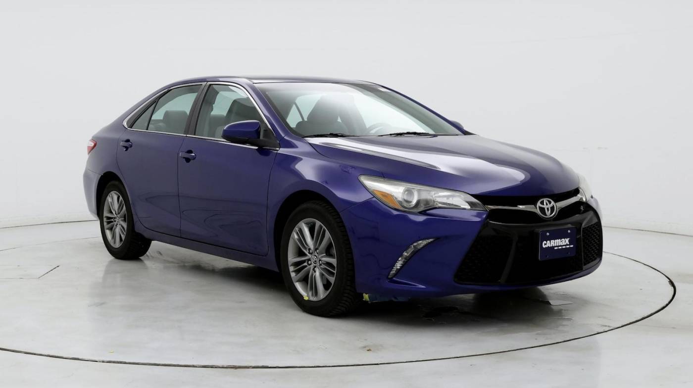 2015 Toyota Camry SE — Sedan — 99,750 mi — Milwaukee, WI
