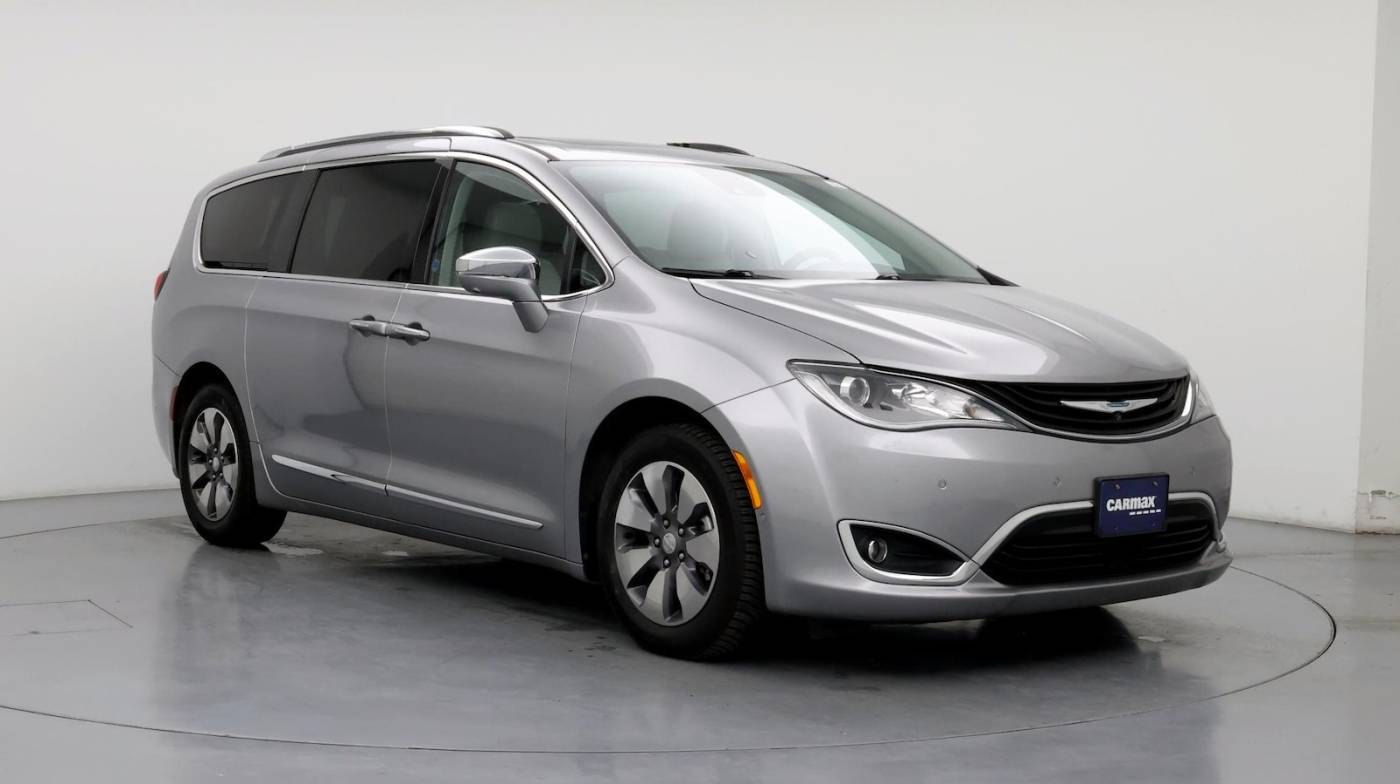 2018 Chrysler Pacifica Hybrid Limited — Minivan — 70,661 mi — Murfreesboro, TN