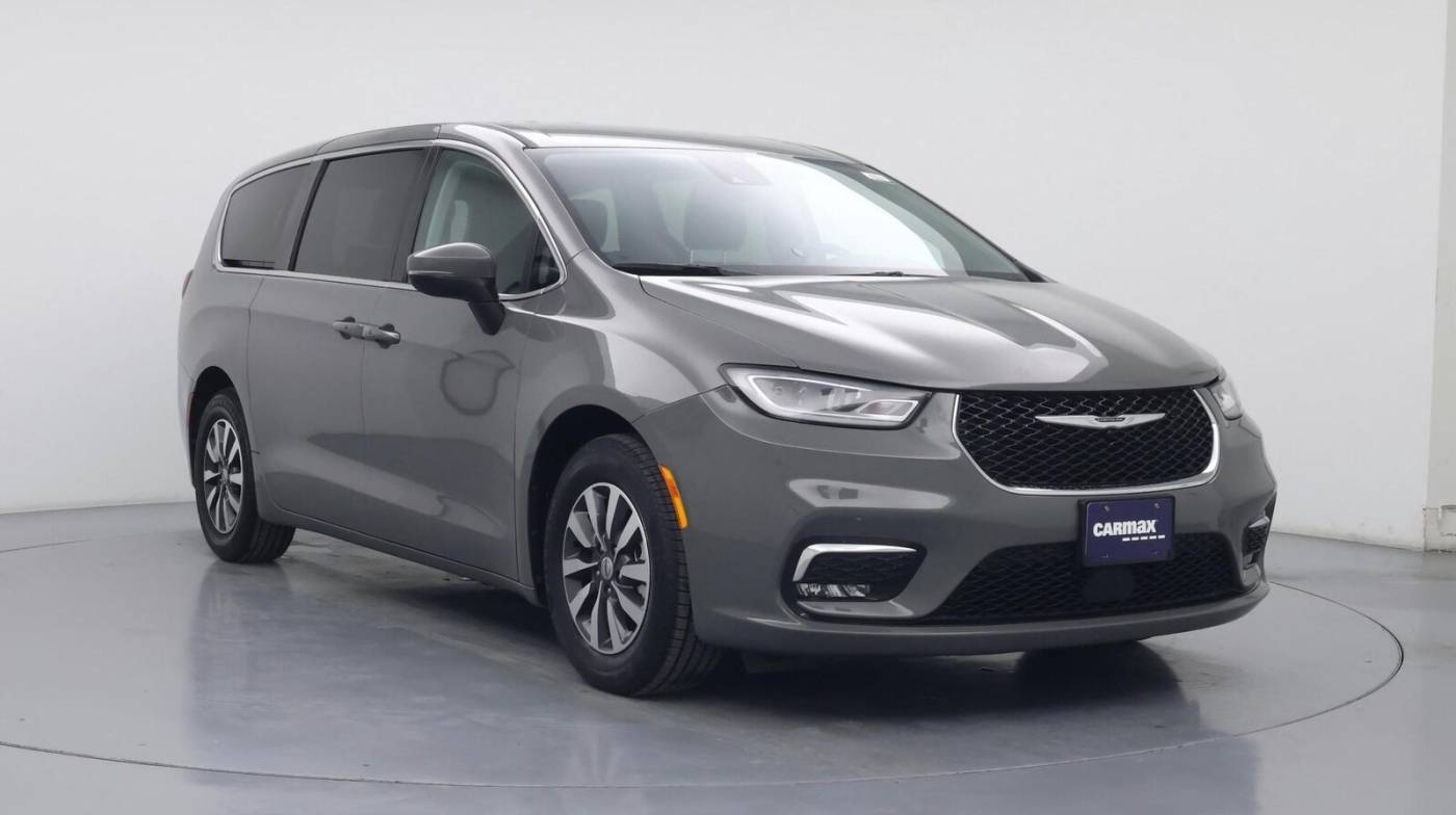 2023 Chrysler Pacifica Hybrid Touring L — Minivan — 46,101 mi — Murfreesboro, TN