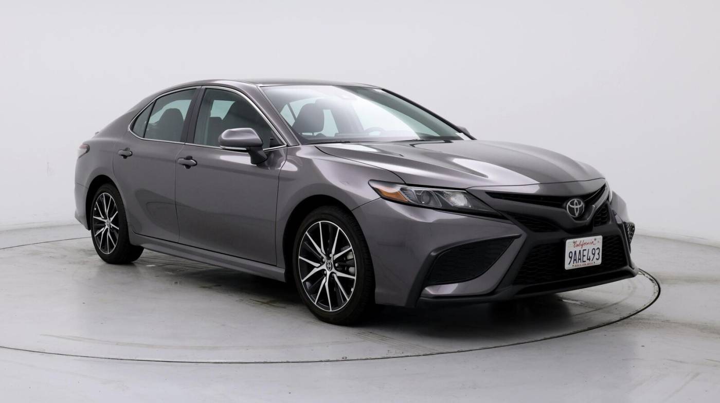 2022 Toyota Camry SE — Sedan — 10,610 mi — Palm Desert, CA