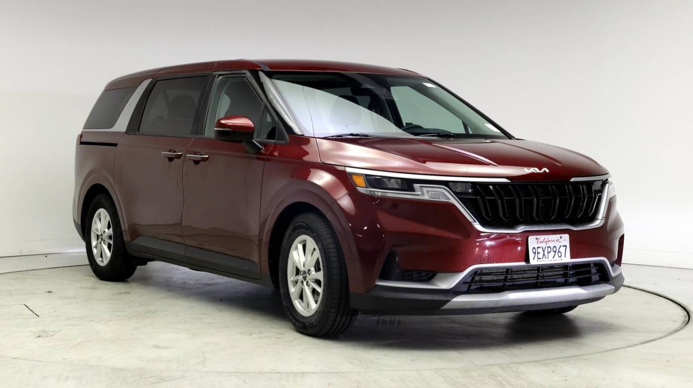 2022 Kia Carnival LXS — Minivan — 38,542 mi — Palm Desert, CA