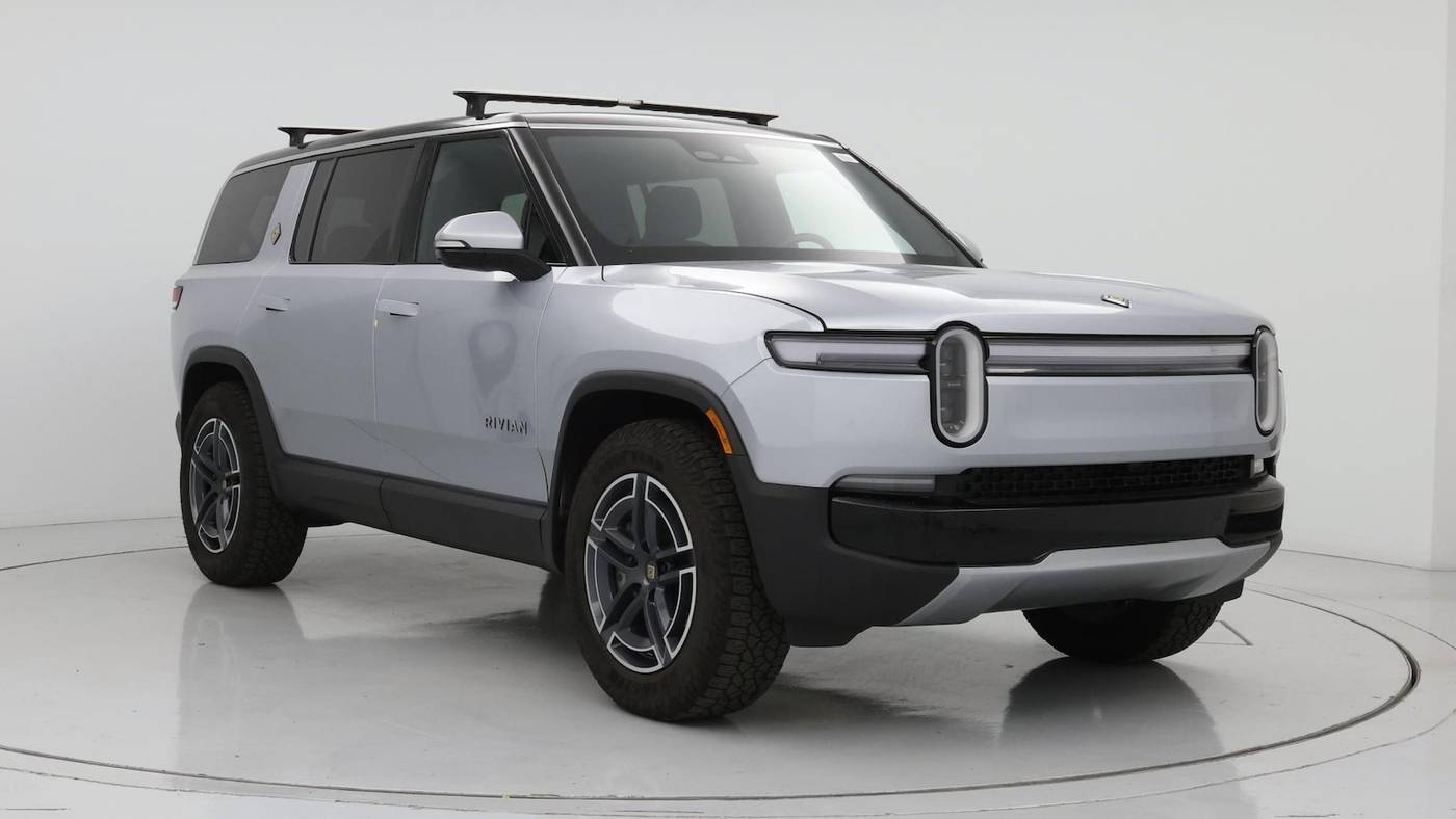 2025 Rivian R1S