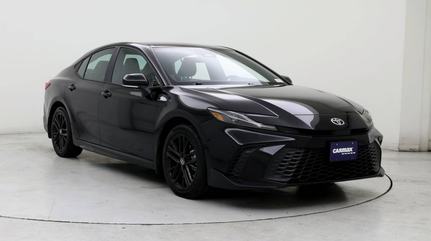 2025 Toyota Camry SE — Sedan — 13,279 mi — Salem, OR