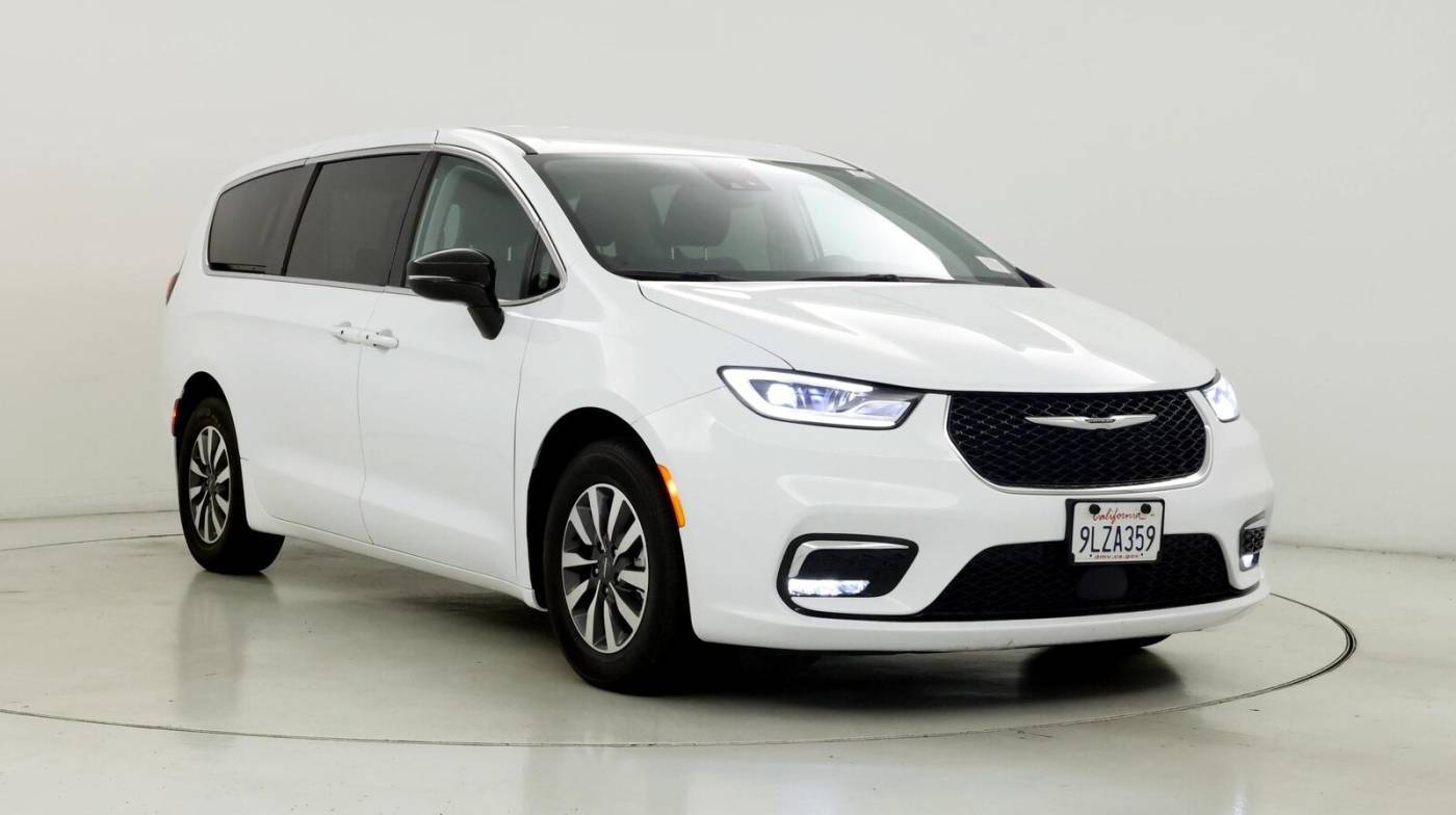 2024 Chrysler Pacifica Hybrid Select — Minivan — 13,719 mi — Duarte, CA