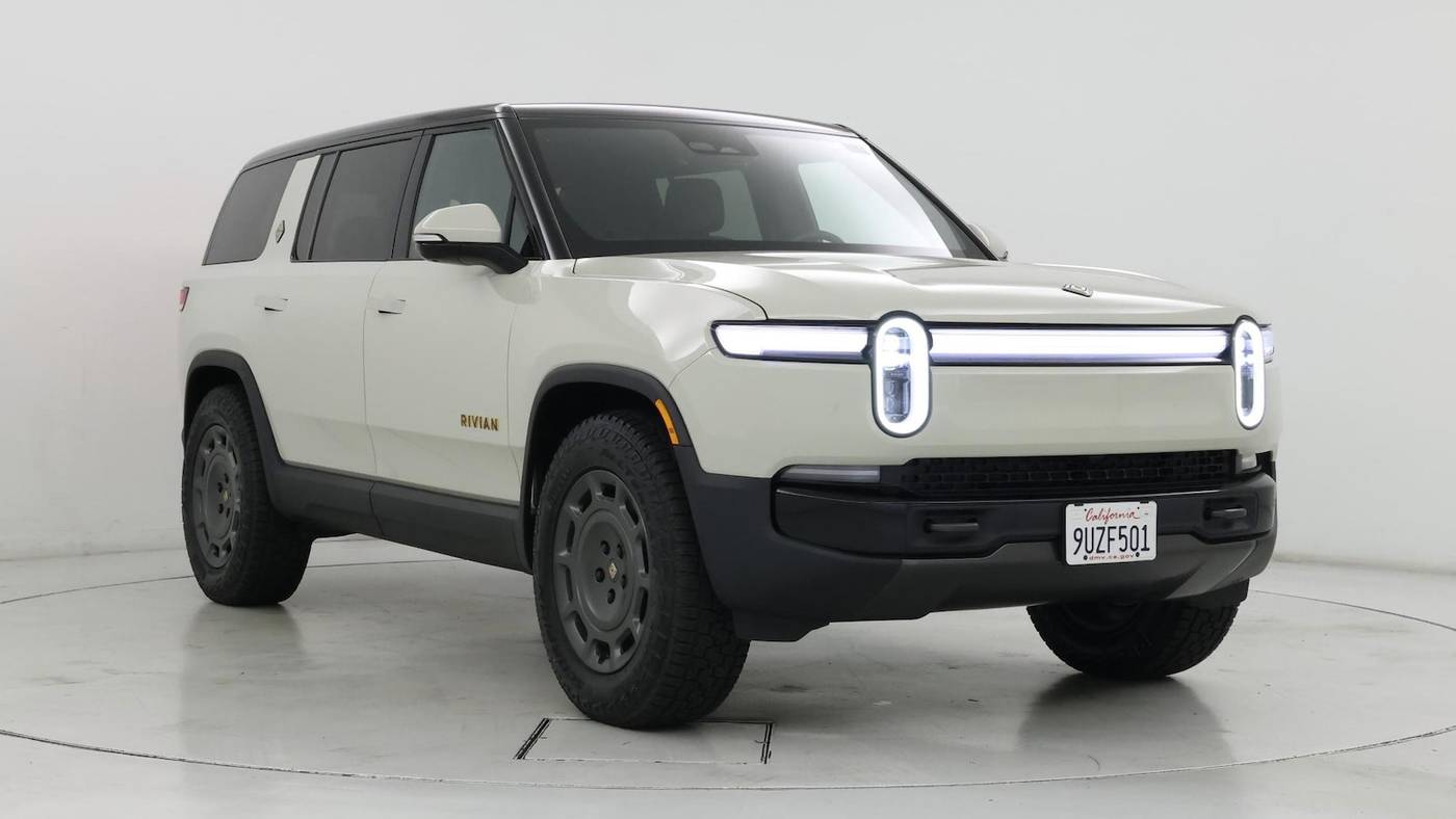 2025 Rivian R1S