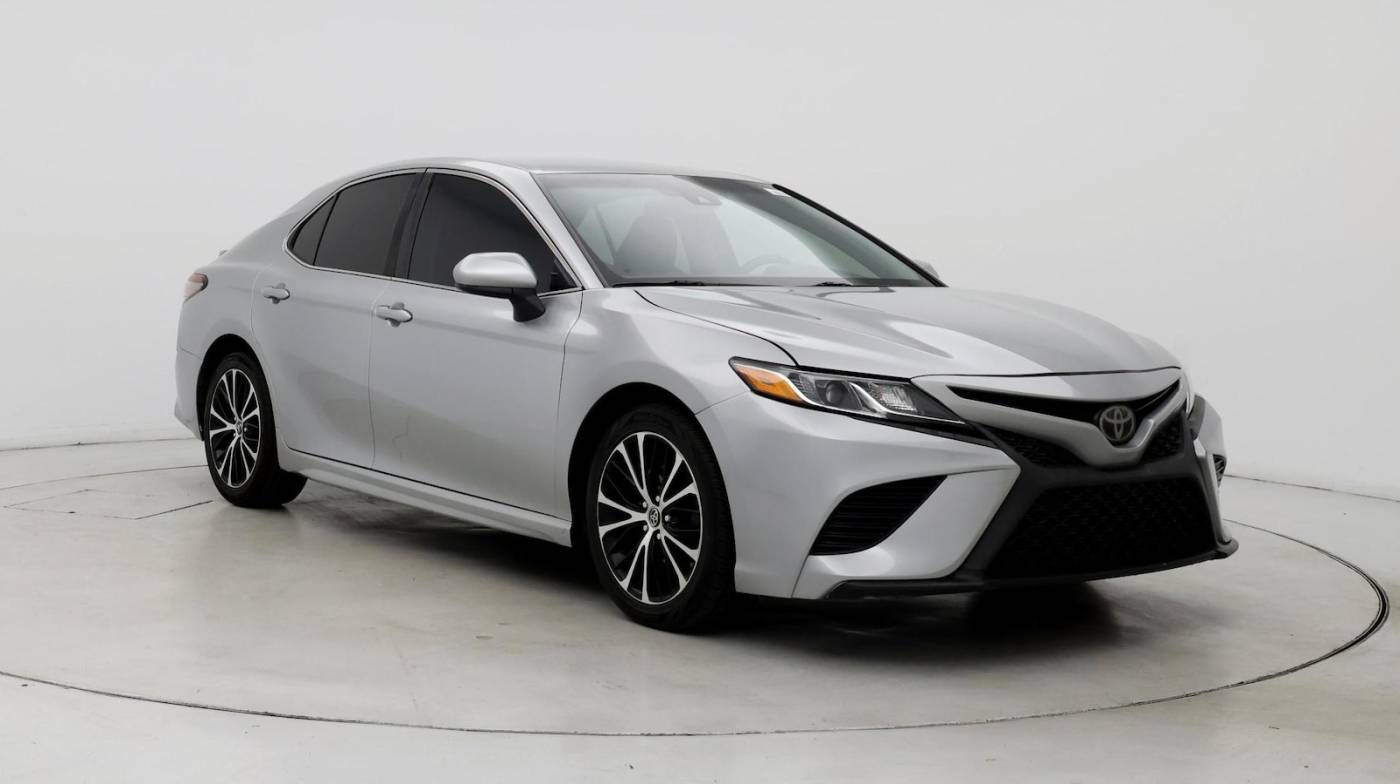 2018 Toyota Camry SE — Sedan — 127,600 mi — Scottsdale, AZ
