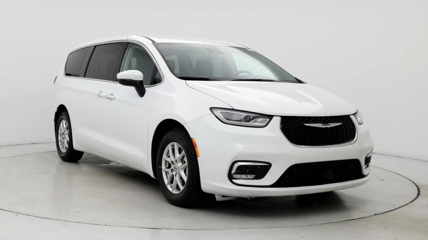 2023 Chrysler Pacifica Touring L — Minivan — 43,215 mi — Federal Heights, CO