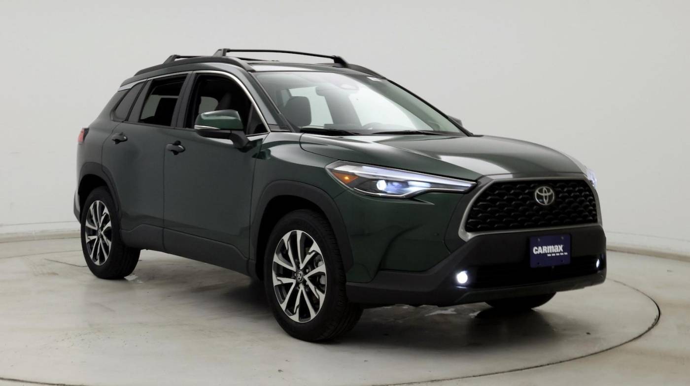 2023 Toyota Corolla Cross XLE — SUV — 2,661 mi — Federal Heights, CO