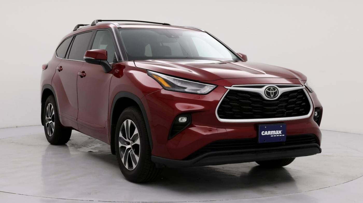 2022 Toyota Highlander XLE — SUV — 8,536 mi — Federal Heights, CO