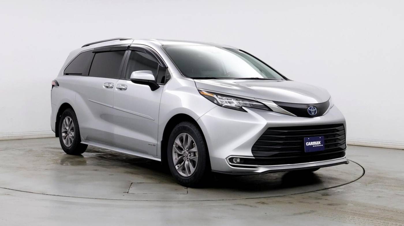 2021 Toyota Sienna XLE — Minivan — 44,176 mi — Federal Heights, CO
