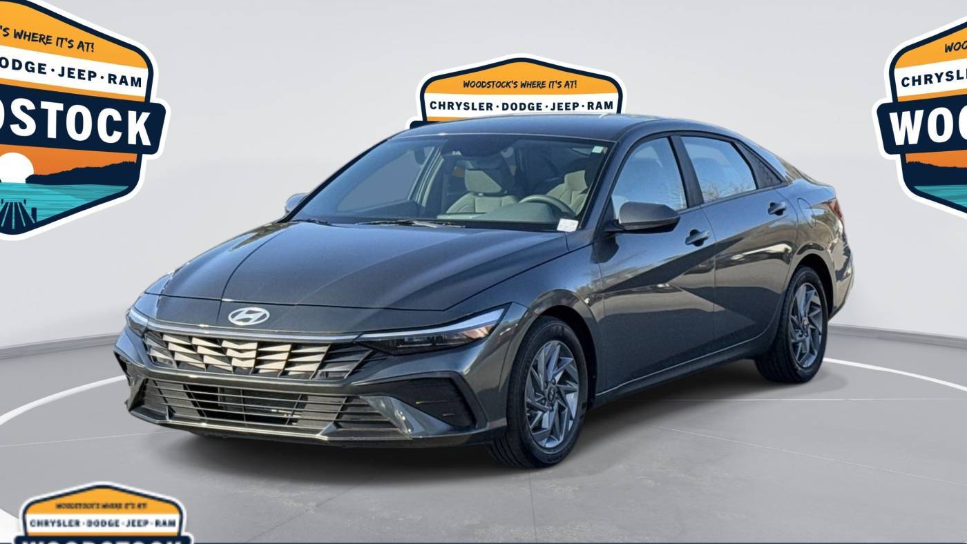 2024 Hyundai Elantra SEL — Sedan — 5,059 mi — Woodstock, GA