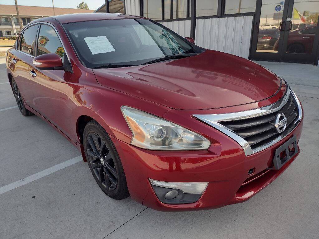 2013 Nissan Altima 2.5 SL — Sedan — 136,470 mi — Houston, TX