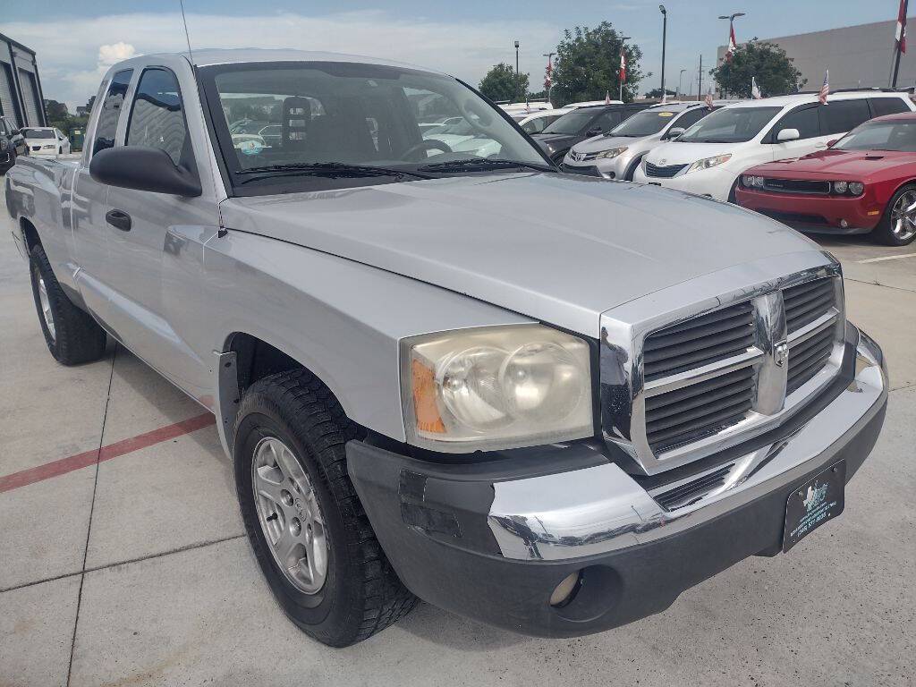 2005 Dodge Dakota SLT — Pickup Truck — 196,814 mi — Houston, TX
