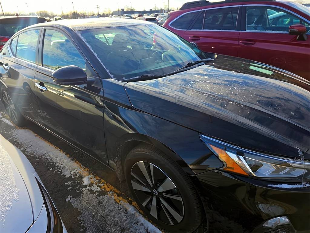 2021 Nissan Altima SV — Sedan — 84,213 mi — Rochester, NY