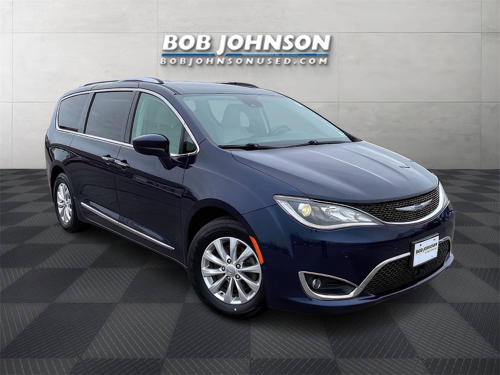 2019 Chrysler Pacifica Touring L — Minivan — 71,354 mi — Rochester, NY