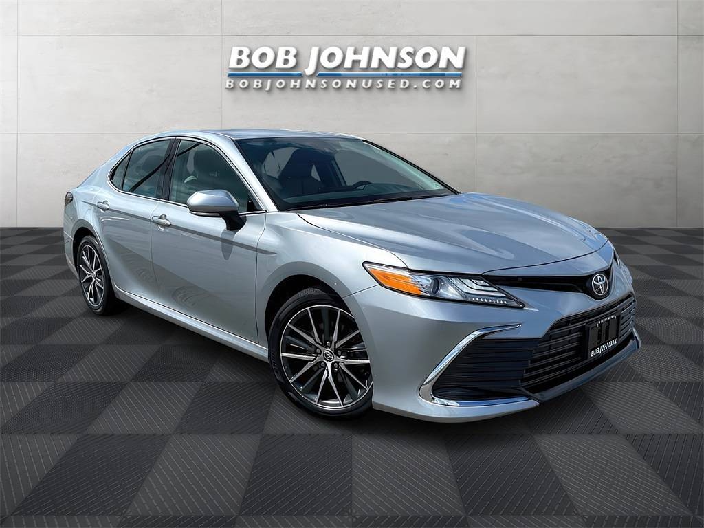 2021 Toyota Camry XLE — Sedan — 14,233 mi — Rochester, NY