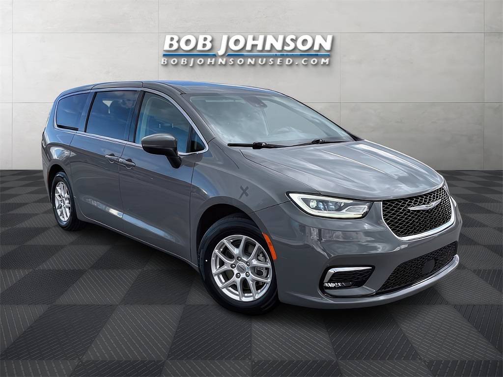 2023 Chrysler Pacifica Touring L — Minivan — 63,070 mi — Rochester, NY