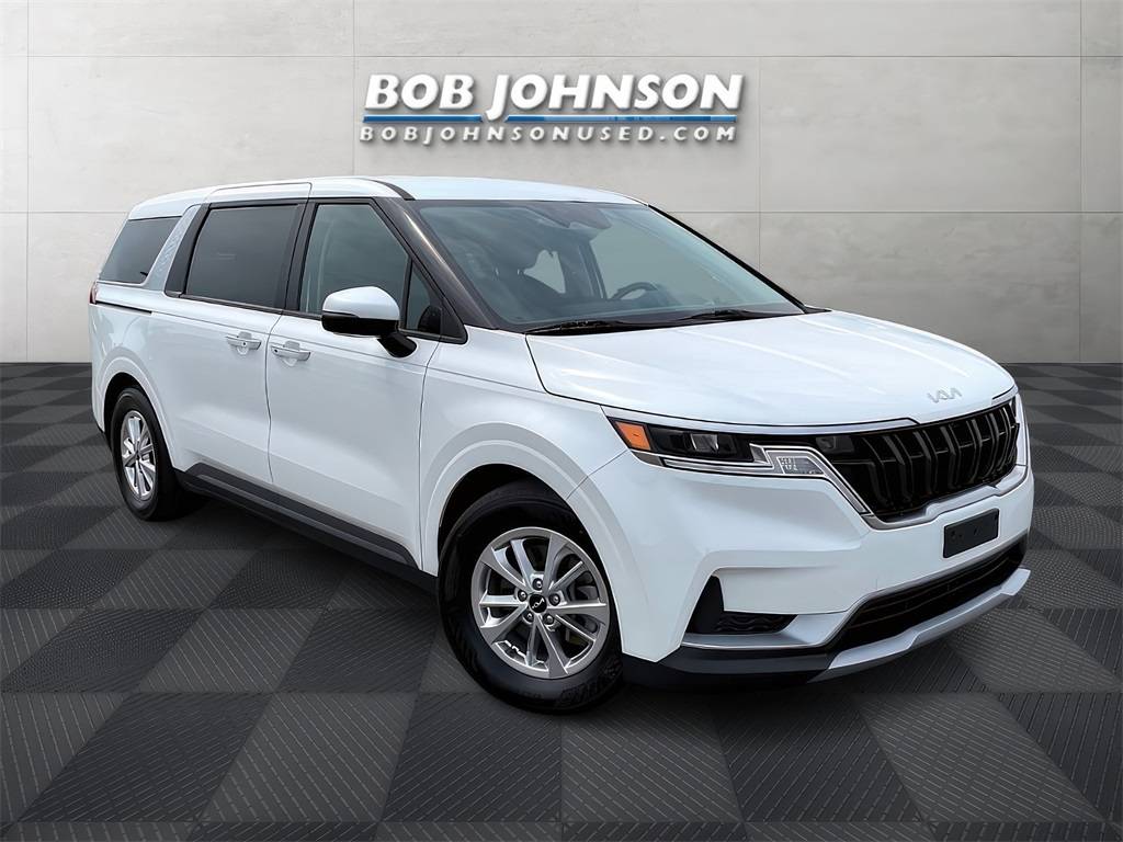 2023 Kia Carnival LXS — Minivan — 21,454 mi — Rochester, NY
