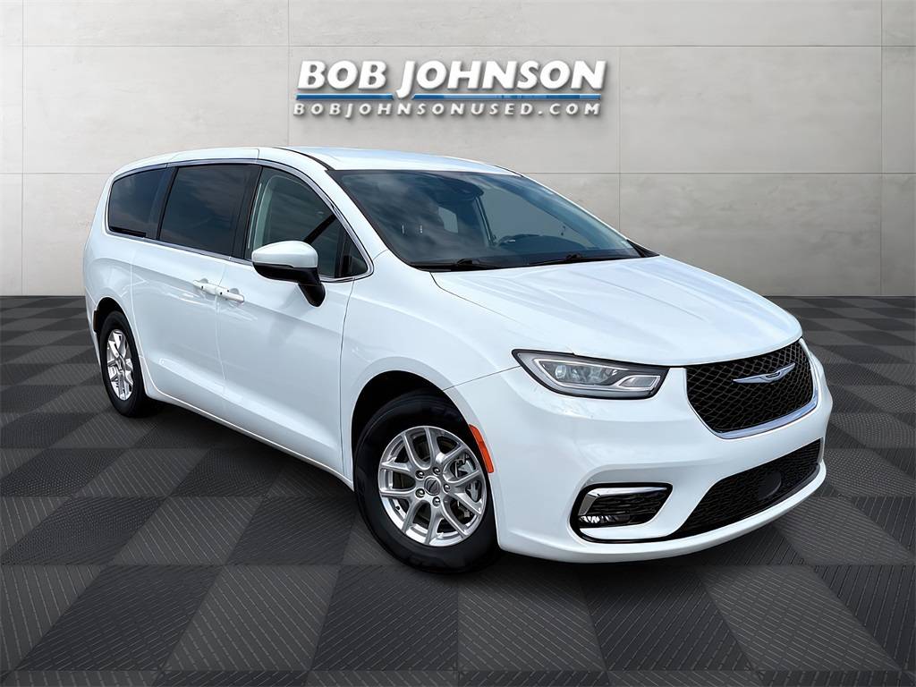 2023 Chrysler Pacifica Touring L — Minivan — 68,568 mi — Rochester, NY