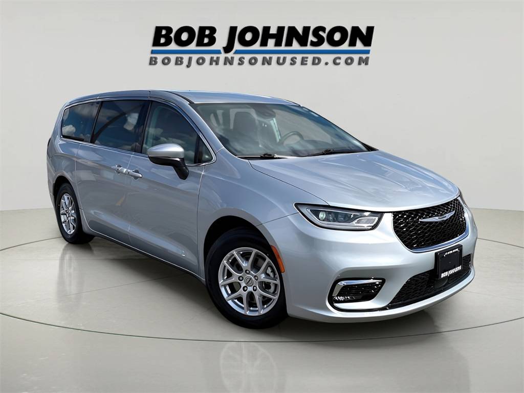 2023 Chrysler Pacifica Touring L — Minivan — 61,224 mi — Rochester, NY