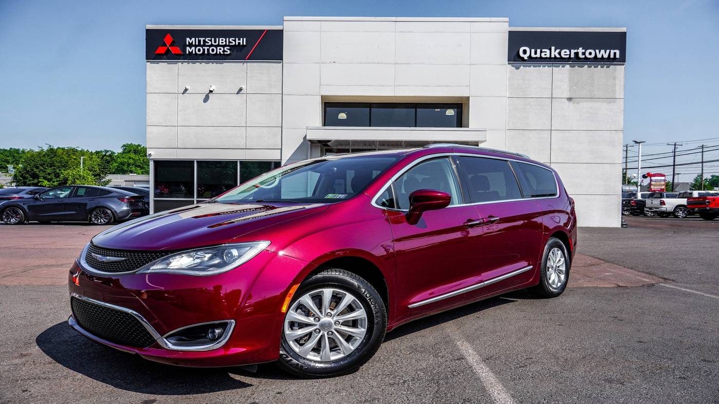 2018 Chrysler Pacifica Touring L — Minivan — 67,161 mi — Quakertown, PA