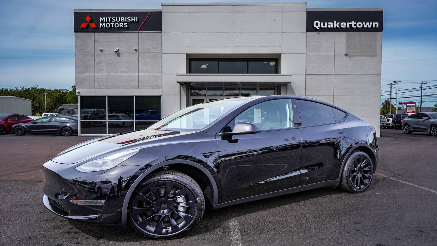 2024 Tesla Model Y Long Range — SUV — 13,350 mi — Quakertown, PA
