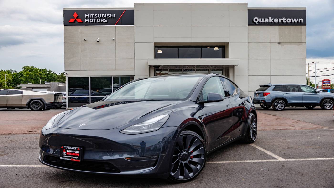 2025 Tesla Model Y Performance — SUV — 1,060 mi — Quakertown, PA