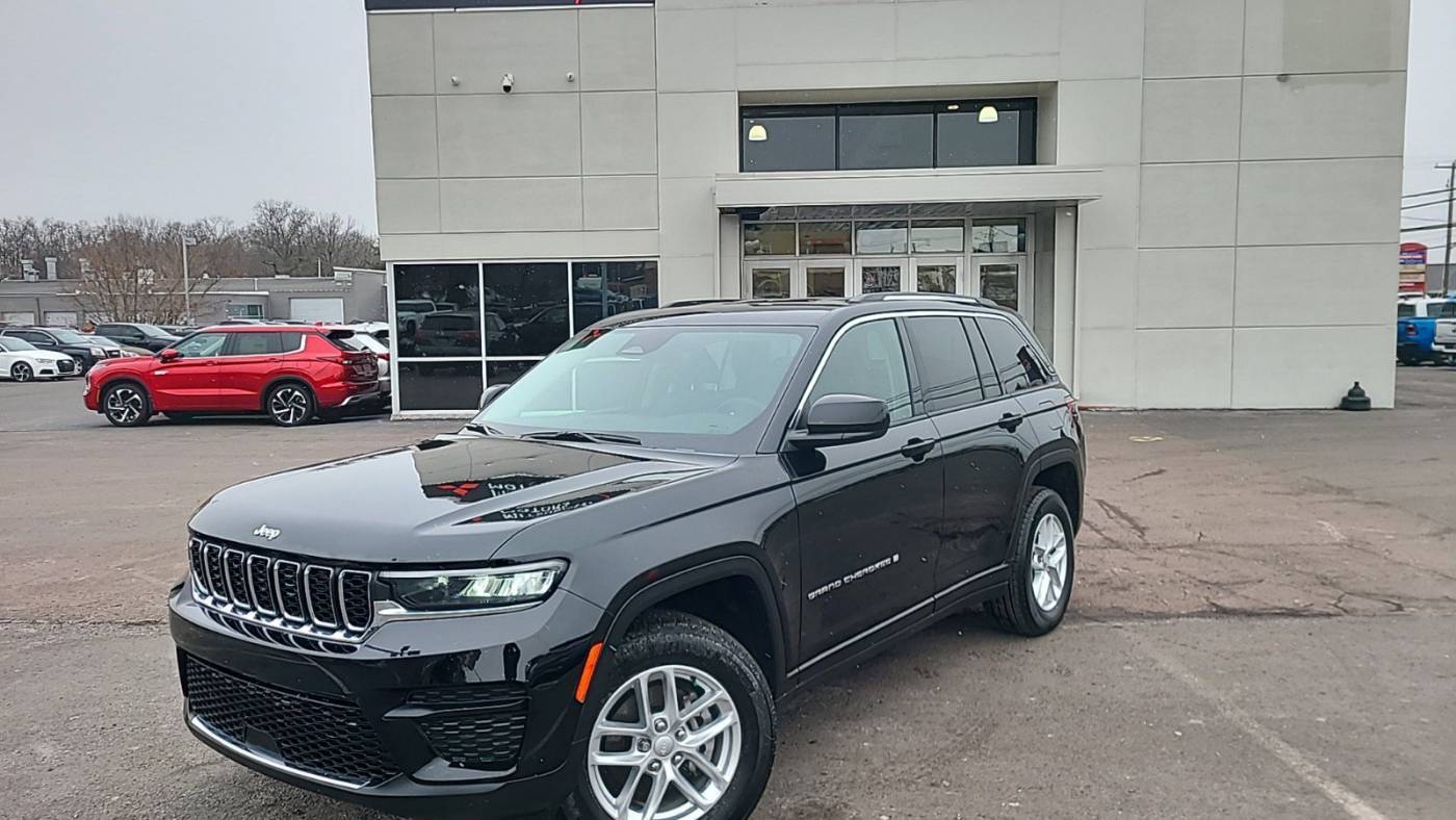 2023 Jeep Grand Cherokee Laredo — SUV — 19,860 mi — Quakertown, PA