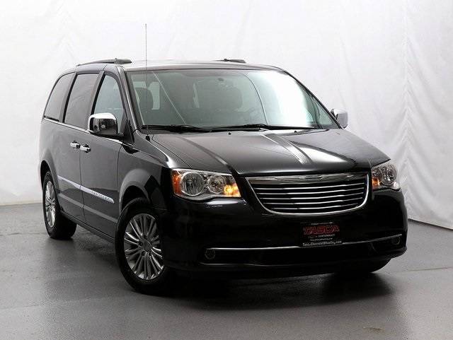 2015 Chrysler Town & Country Touring-L — Minivan — 161,718 mi — Wheeling, IL