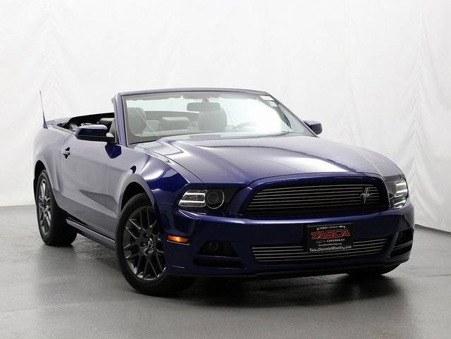 2014 Ford Mustang V6 Premium — Convertible — 62,651 mi — Wheeling, IL