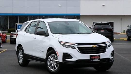 2022 Chevrolet Equinox LS — SUV — 27,883 mi — Wheeling, IL