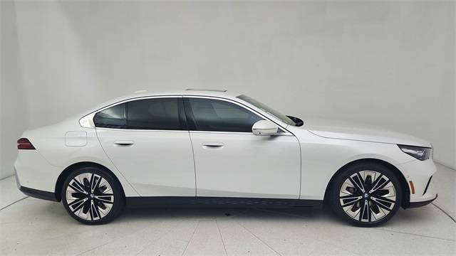 2024 BMW 5 Series 530i — Sedan — 17,324 mi — Plano, TX