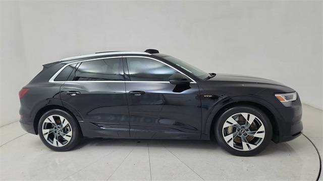 2022 Audi e-tron Premium — SUV — 24,219 mi — Plano, TX
