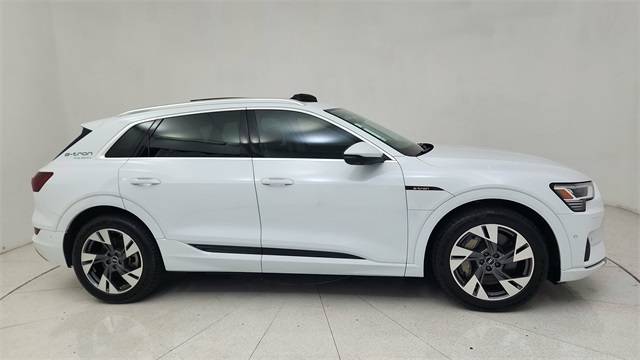 2022 Audi e-tron Premium Plus — SUV — 2,096 mi — Plano, TX